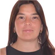 Mi nombre es Daiana, soy instructora de Hatha yoga nivel principiante, las clases incluyen práctica de asanas y meditación